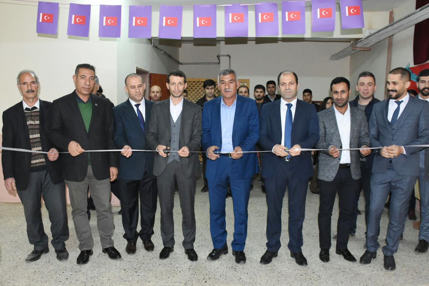 Köy okuluna tiyatro salonu açıldı Köy okuluna tiyatro salonu açıldı